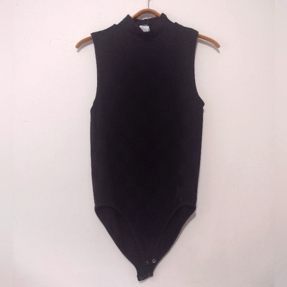 Forever 21 Tops - 🌟SOLD🌟Forever 21 Black Checker Stretchy Turtle Neck Sleeveless Body Suit L